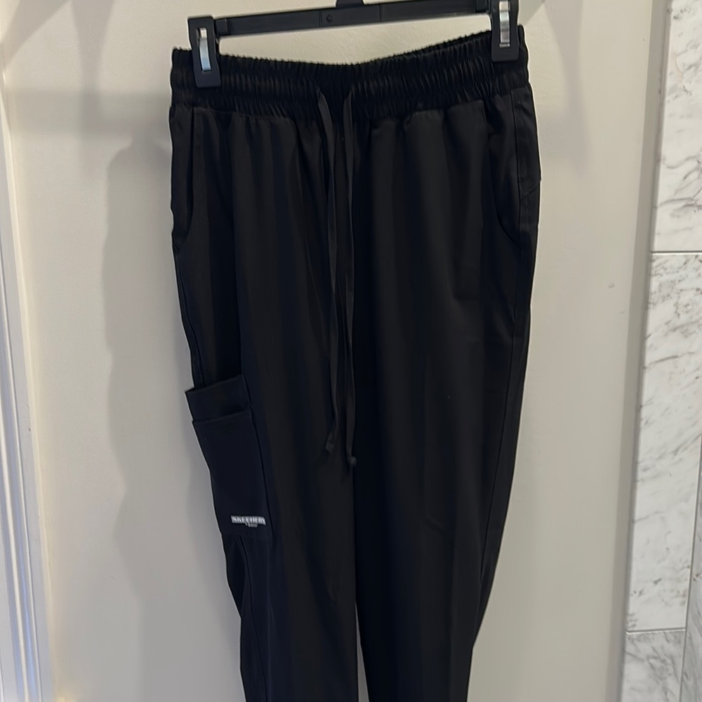 Women’s jogger scrubs xs petite. Never worn